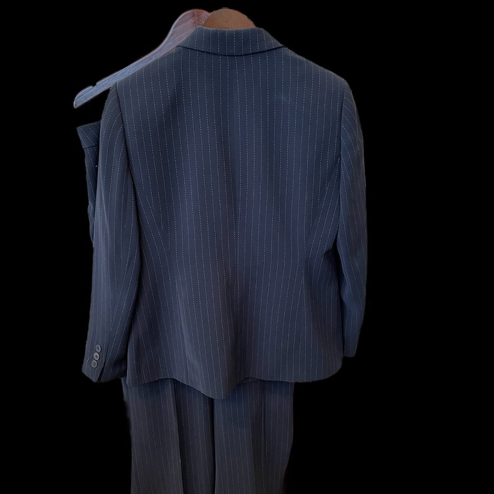 Kasper Suit